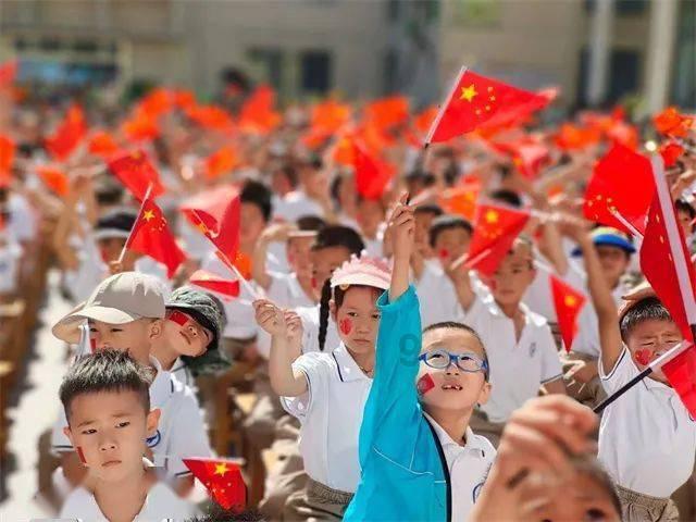 润州年货大集“年味”足 “烟火气”里喜迎新春